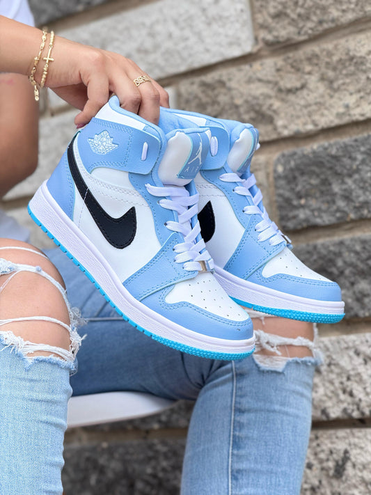 BOTA NIKE JORDAN BLANCO X AZUL