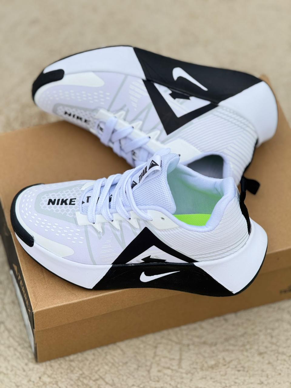 NIK URBAN DAMA Y CABALLERO VL2