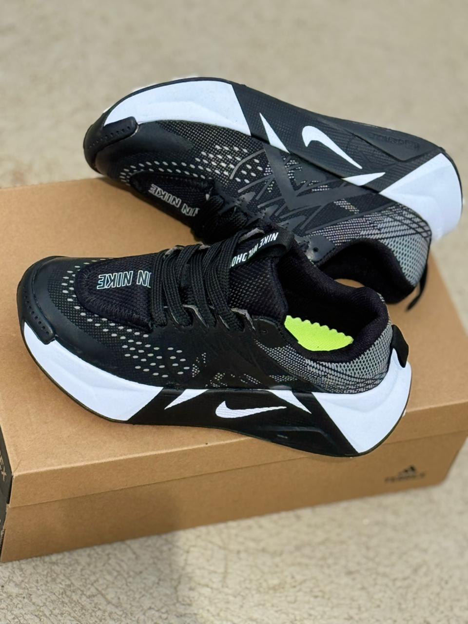 NIK URBAN DAMA Y CABALLERO VL2