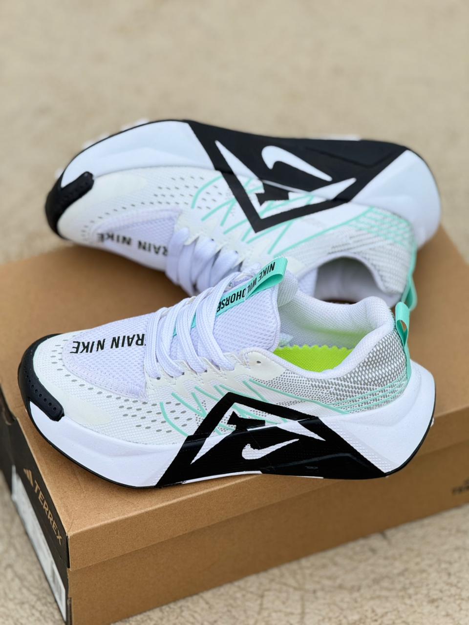 NIK URBAN DAMA Y CABALLERO VL2